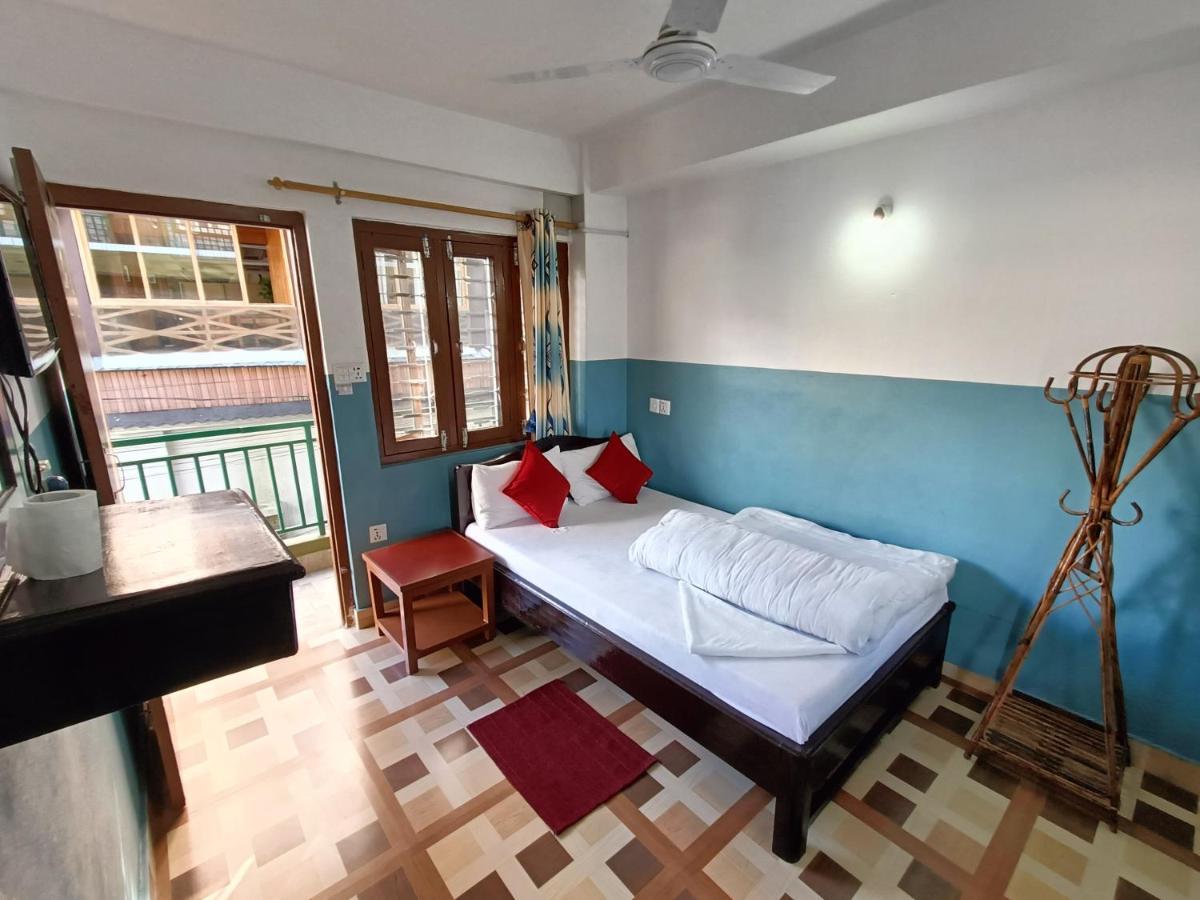 R&R Guest House Pokhara Zewnętrze zdjęcie